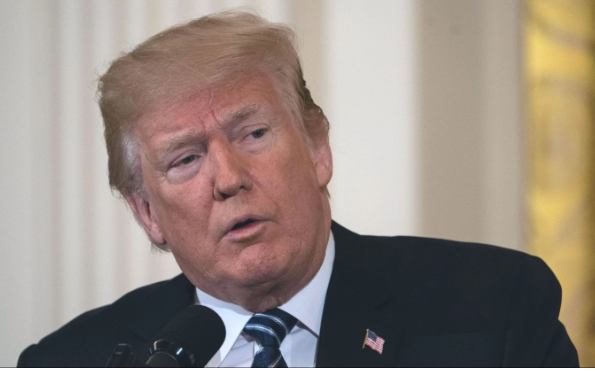 El presidente de Estados Unidos Donald Trump se dirige a una reunión sobre la reforma penitenciaria en la Casa Blanca en Washington, DC, el 18 de mayo de 2018. (NICHOLAS KAMM / AFP / Getty Images)