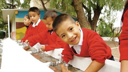 En México factores socioambientales afectan desarrollo lingüístico infantil