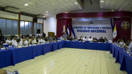 Seis muertos, incluido dos niños, deja un incendio en un barrio de Managua