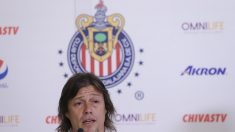 Almeyda deja las Chivas por «dignidad» y respeto a jugadores y afición