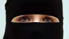 El Parlamento de Holanda prohíbe el uso del burka en espacios públicos