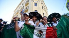 El riesgo de vestir ropa con diseños de la bandera y el escudo de México