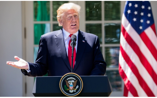 El presidente Donald Trump habla en el Rose Garden de la Casa Blanca en Washington el 30 de abril de 2018. (Samira Bouaou / La Gran Época)