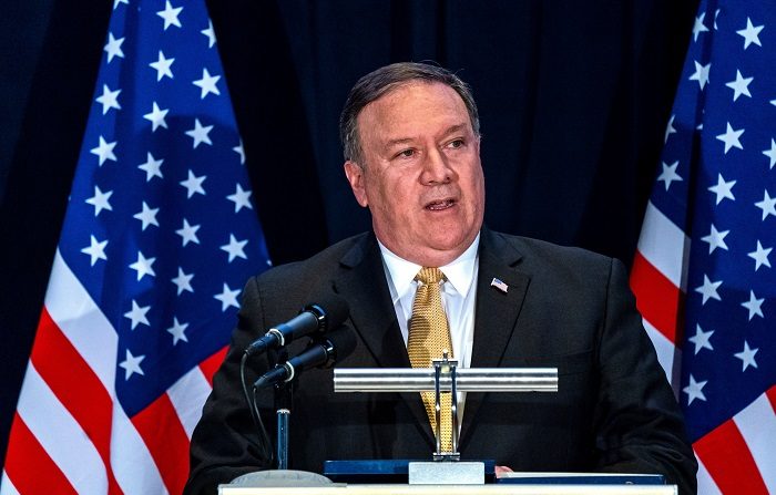 Pompeo se reunirá en México con Peña Nieto y López Obrador el 13 de julio
El secretario de Estado de EE.UU., Michael Pompeo, visitará México el 13 de julio para reunirse con el mandatario mexicano, Enrique Peña Nieto, y con el ganador de los comicios presidenciales del domingo, Andrés Manuel López Obrador, informó hoy la Secretaría de Relaciones Exteriores (SRE). EFE/Archivo