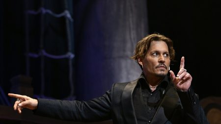 Trabajador de Hollywood denuncia a Johnny Depp por golpearle en un rodaje