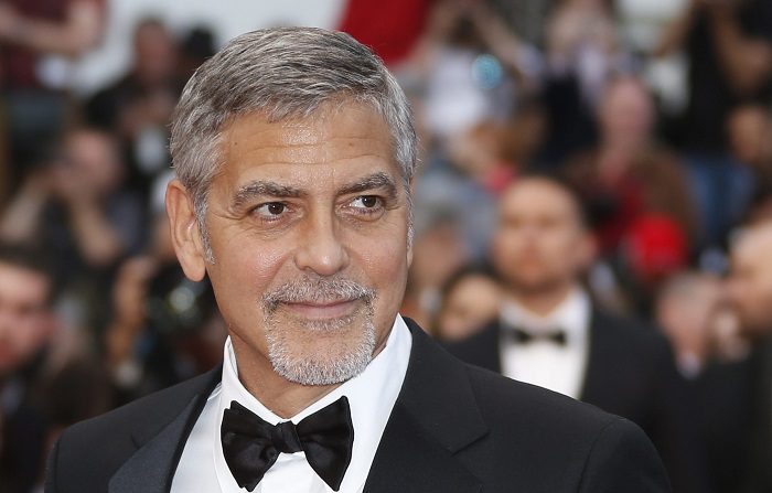 El actor estadounidense George Clooney sufrió una contusión en una rodilla tras sufrir un accidente de moto en la isla italiana de Cerdeña EFE/Archivo