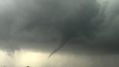 Medio oeste de EEUU en alerta tras tornados que dejaron daños «catastróficos»