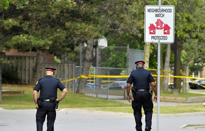  Al menos 10 personas han resultado heridas como consecuencia de un tiroteo masivo en Toronto esta noche, informaron hoy las autoridades locales.EFE/ WARREN TODA