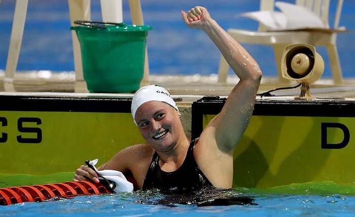 México se baña en oro en la natación de los Centroamericanos con cuatro oros de siete en disputa. La nadadora mexicana Mónika González Hermosillo fue fotografiada este martes luego de ganar el oro en la prueba femenina de los 200 metros combinados de los XXIII Juegos Centroamericanos y del Caribe, en Barranquilla (Colombia). EFE