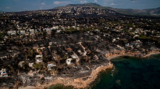 Grecia llora sus muertos: Protección Civil sospecha que los incendios fueron intencionales