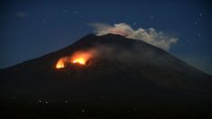 Pánico entre los habitantes cercanos a la erupción del monte Agung en Bali