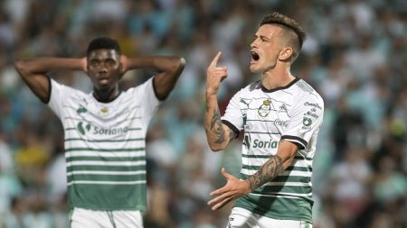 El campeón Santos recibe el domingo al Lobos en inicio del Apertura mexicano