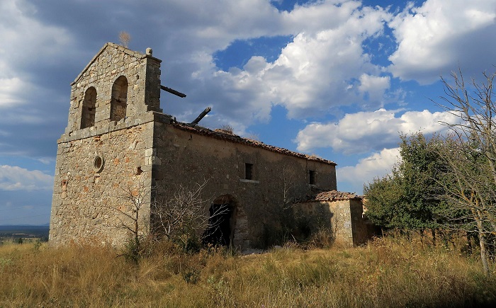 La Guardia Civil de Soria ha abierto una investigación por el robo de un pórtico del siglo XI de la Ermita de La Mercadera, en el municipio de Rioseco de Soria, según han explicado hoy a Efe fuentes de la Subdelegación del Gobierno en la provincia. En la imagen vista del templo. EFE/ Wifredo García