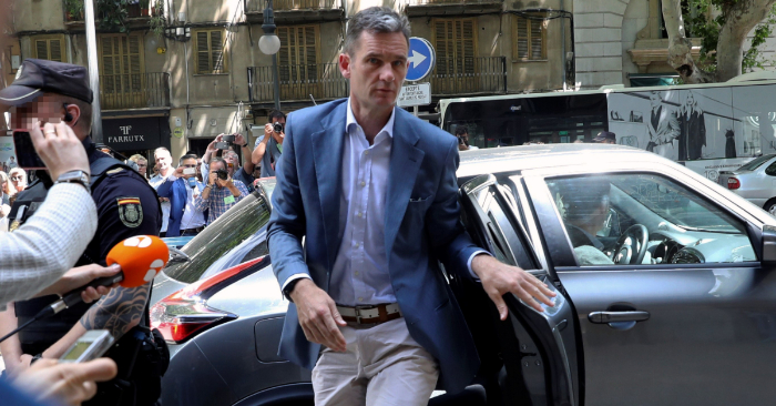 Iñaki Urdangarin a su llegada a la Audiencia de Palma para que el tribunal del caso Nóos le comunicara la orden de ingreso en prisión. EFE/Archivo