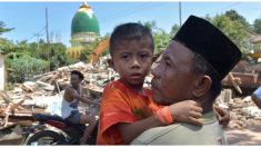Indonesia se sume en terror por otro fuerte sismo con nuevos muertos y heridos