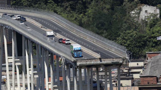 El milagro de los sobrevivientes del puente de Génova: «Caí y no sé qué cosa me salvó»