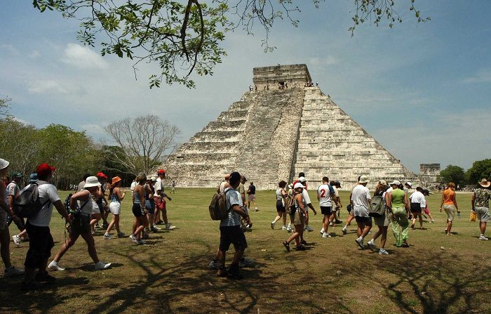  Fotografía de archivo del 8 de abril de 2014 de la zona arqueológica de Chichén Itzá, en el estado de Quintana Roo (México). EFE/Francisco Martin/