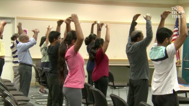 La gente de California está feliz con estas clases de meditación que les han traído bienestar