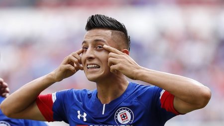 Cruz Azul golea por 4-1 al Veracruz y aumenta ventaja como líder del Apertura