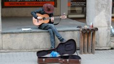 La música fue su escape de la guerra y ahora es su herramienta para crear conciencia