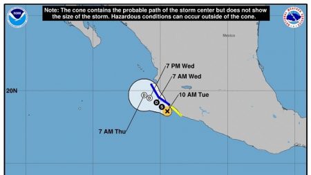 Tormenta Tara se aproxima a costas mexicanas generando fuertes lluvias