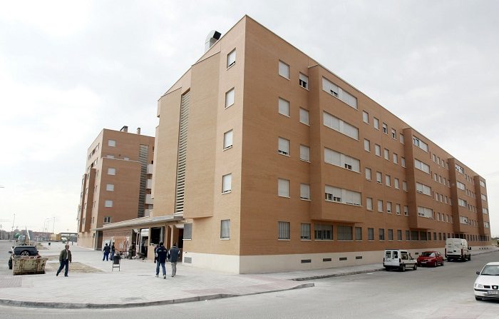 La vivienda de alquiler en España ofrece una rentabilidad media del 5,6 por ciento
Vista de un edificio de viviendas. EFE/Archivo. En la imagen, un edificio de viviendas. EFE/Archivo