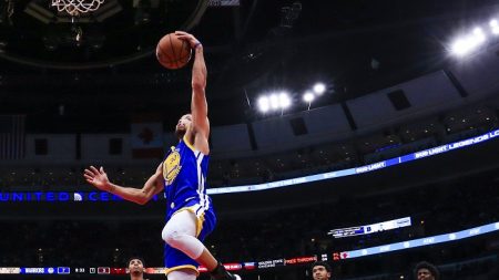 124-149. Thompson logra récord en la NBA con 14 triples y ganan los Warriors