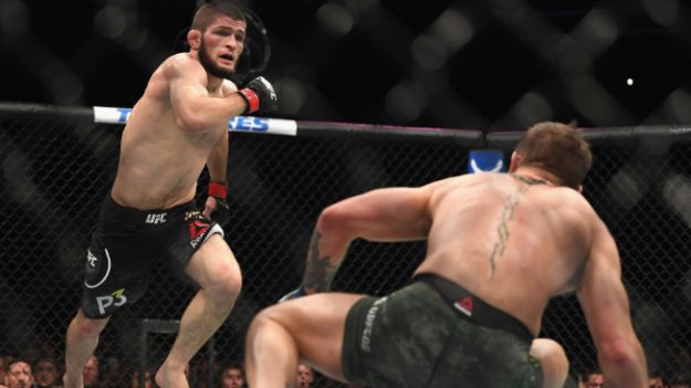 Arrestos tras caos masivo durante pelea entre Khabib y Conor McGregor por el título ligero