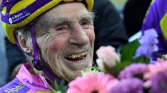Ciclista francés de 106 años tras batir varios récords mundiales no se rinde y sale de nuevo a entrenar