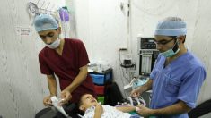 Niño llega al hospital tras sufrir una caída y le extraen 9 dientes del cerebro