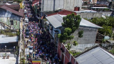 Estados Unidos enviaría al menos 800 tropas más a la frontera con México