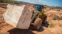 En España, fallece un hombre tras caerle encima una piedra en una fábrica de mármol