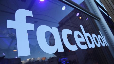 Facebook desactiva entre abril y septiembre 3.200 millones de cuentas falsas