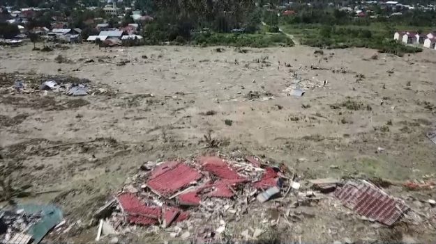 Un poblado entero fue aniquilado por el tsunami en isla indonesia de Sulawesi