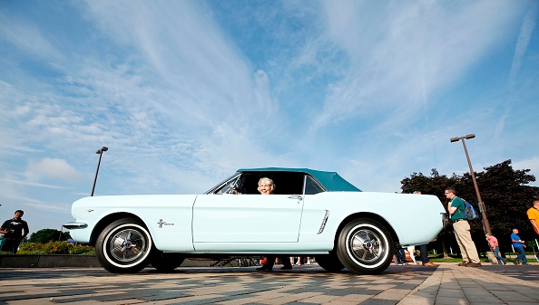 Compra el primer Ford Mustang del mundo por 3500 dólares en 1964 ¡y ahora está valuado en 450.000!