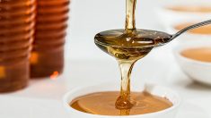 9 recetas con miel para que tu piel, uñas y cabello luzcan más fuertes y saludables que nunca