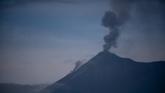 El volcán de Fuego de Guatemala tiene hasta 15 explosiones débiles por hora