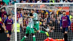 Pierde Barcelona ante el Betis 3-4, aprieta la Liga