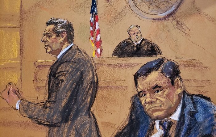 Reproducción fotográfica de un dibujo realizado por la artista Jane Rosenberg donde aparece el abogado Jeffrey Lichtman (i), mientras presenta sus recursos frente al juez Brian cogan (c) y su cliente el narcotraficante mexicano Joaquín "El Chapo" Guzmán (d), durante el primer día de su juicio hoy, martes 13 de noviembre de 2018, en el tribunal del Distrito Sur en Brooklyn, Nueva York (EE.UU.). El mexicano Joaquín "el Chapo" Guzmán afronta las acusaciones por narcotráfico, que le pueden costar la cadena perpetua, después de que el tribunal de Nueva York haya escogido a los 12 miembros del jurado que dirimirá su culpabilidad. EFE/Jane Rosenberg