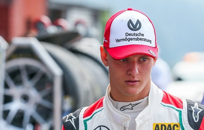 Mick Schumacher, de 18 años, hijo de Michael Schumacher, siete veces campeón del mundo de Fórmula Uno. EFE/EPA/FILE/POOL