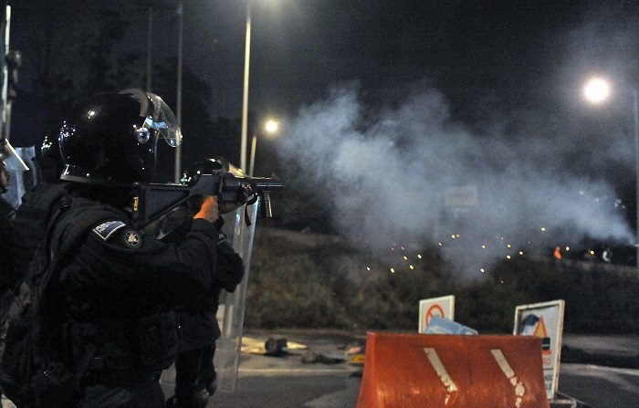 El cierre de la autopista se dio luego de que un grupo de manifestantes del Estado de México denunciaron agresiones en un operativo policial en el municipio de San Juan Ixhuatepec, vecino a la capital mexicana, el cual provocó caos vial y largas horas de fila en el norte de la ciudad. EFE/STR