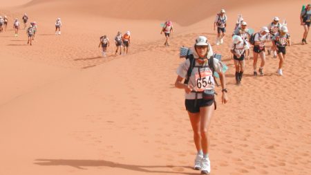 Ya tiene un ganador la agotadora maratón de 165 kilómetros en el desierto de Omán