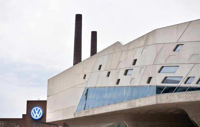 El club de automovilistas alemán ADAC precisó en un comunicado que “en el marco de la demanda contra Volkswagen debe determinarse si la compañía debe por principio una compensación por daños y perjuicios ocasionados por la manipulación del sofware de los motores” (Foto de Alexander Koerner/Getty Images)