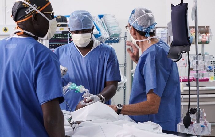 Supervisión en sedación profunda no está garantizada 100 % por anestesiólogo (Photo by Sebastien Rieussec / AFP) (Photo credit should read SEBASTIEN RIEUSSEC/AFP/Getty Images)