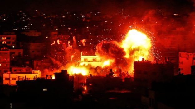 Terroristas Hamas bombardean cientos de cohetes a civiles, hay 50 heridos: Israel responde