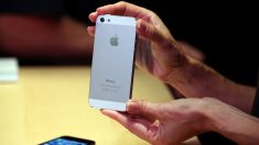 Recupera iPhone perdido en el fondo de un río hace un año, todavía funciona y llama a su dueña