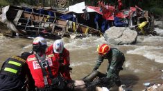 Al menos 5 muertos y 10 heridos tras caer camión a precipicio en sur de Perú