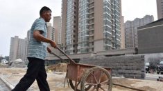 Millones de trabajadores migrantes de China regresan a sus pueblos rurales, posiblemente por el desempleo