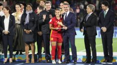 La selección española celebra su primera copa del Mundial femenino sub’17