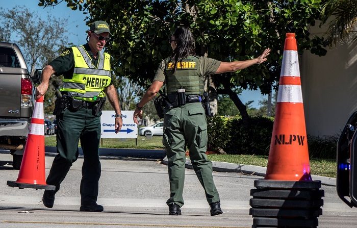 Dos personas, un hombre y una mujer, murieron y otra resultó herida en un tiroteo ocurrido en la madrugada de hoy en una calle de Miami en el sureste de Florida EFE/ Cristobal Herrera
